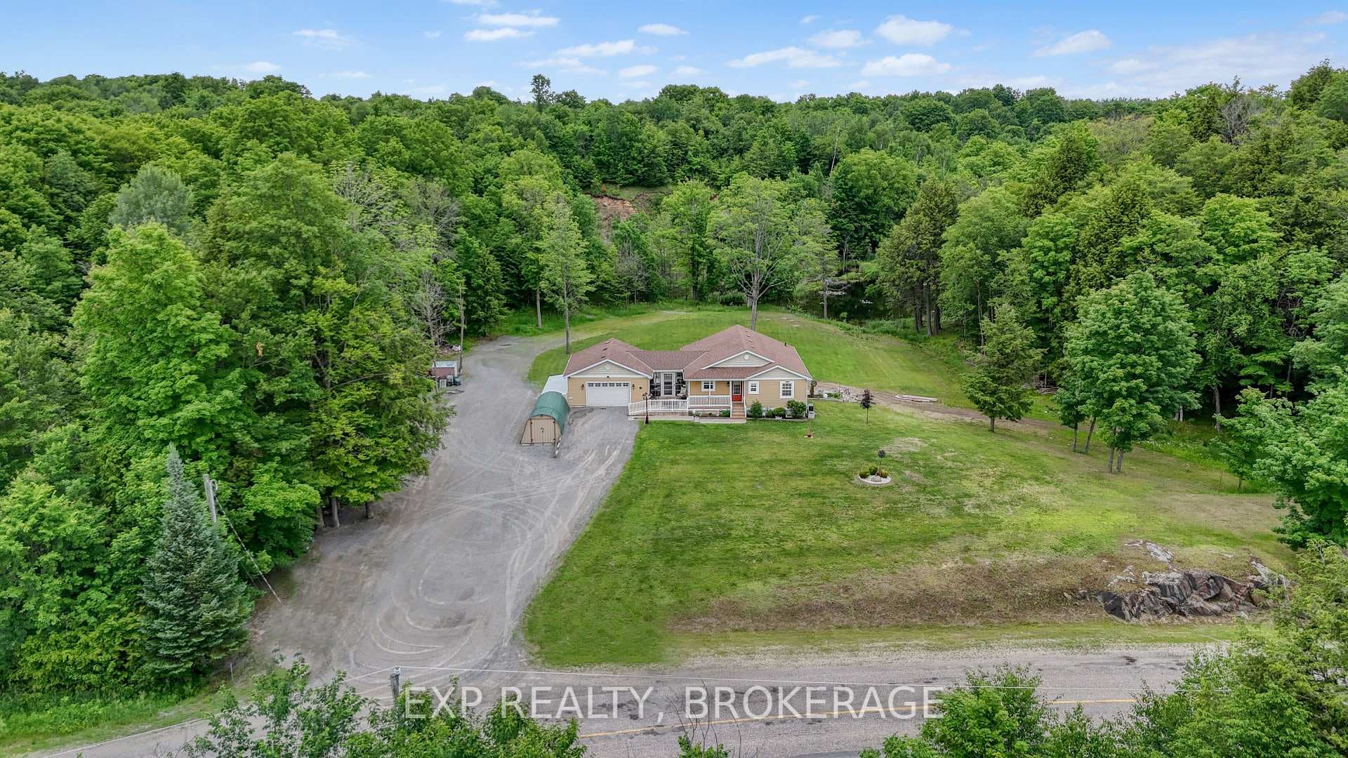 3288 LONG LAKE Road photo 2