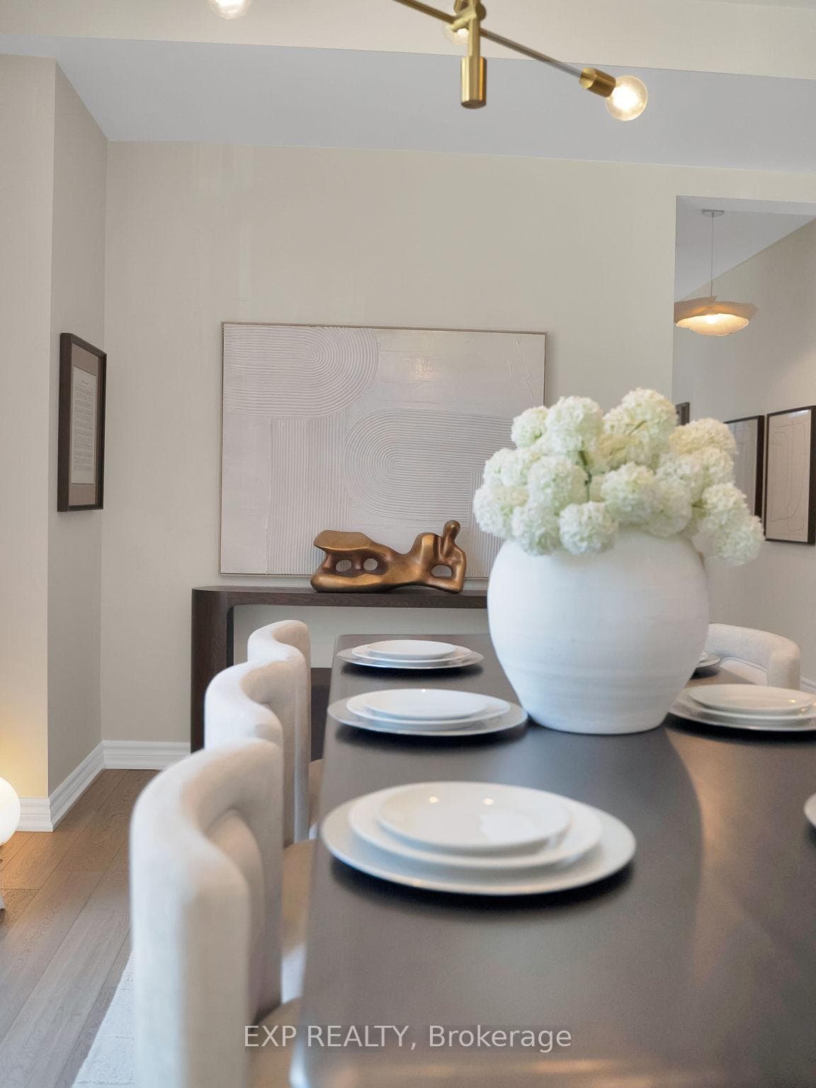 51 Living Crescent photo 13