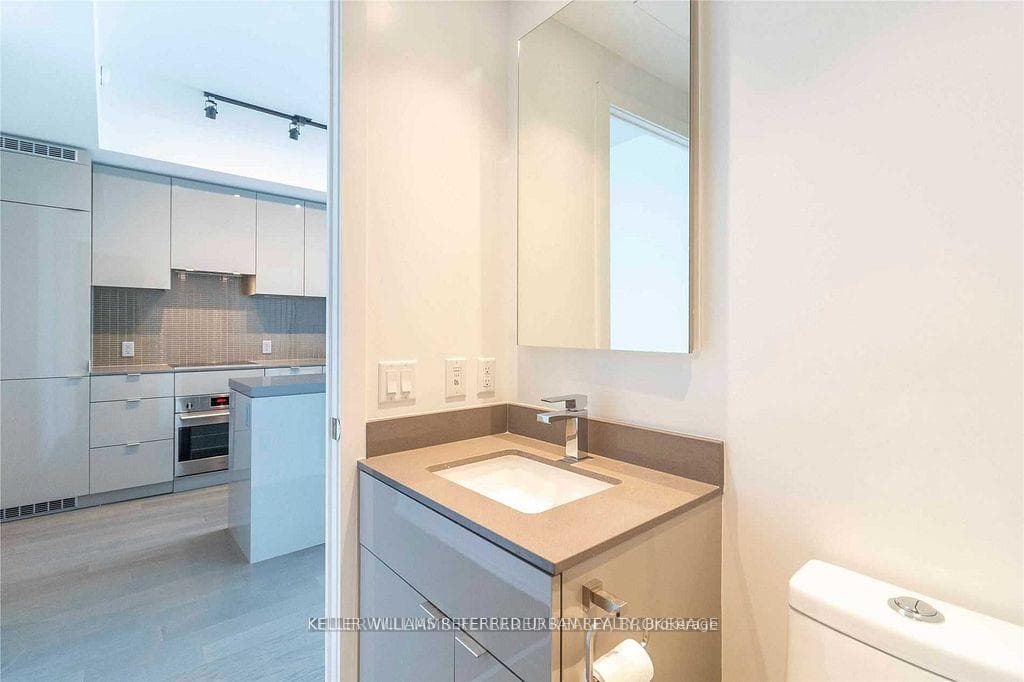 7 Grenville Street Unit 5013 photo 34