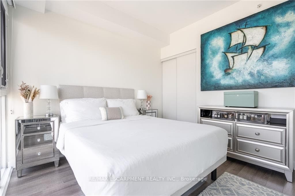 290 Adelaide Street Unit 3009 photo 25