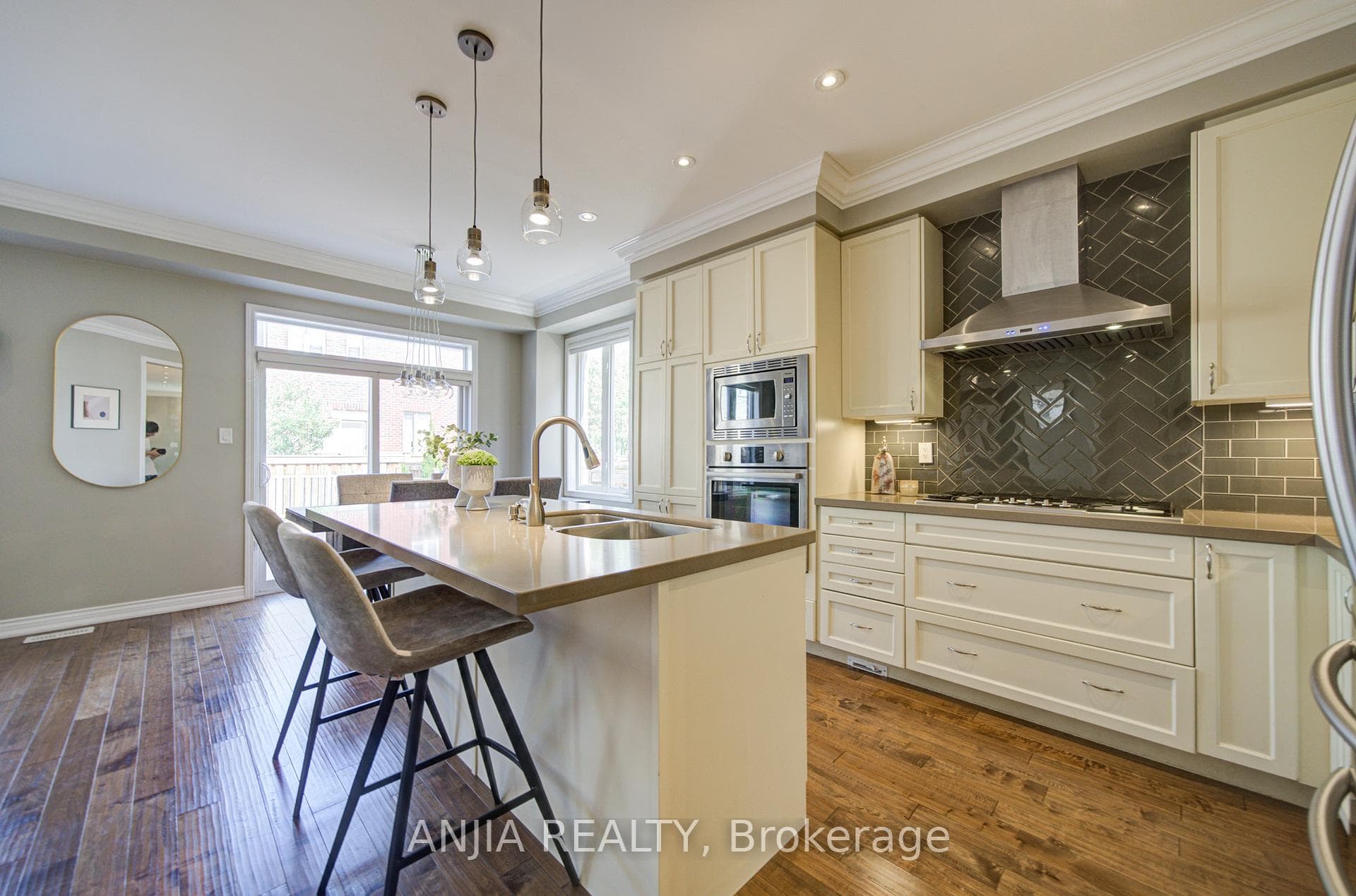 56 Stockell Crescent photo 20