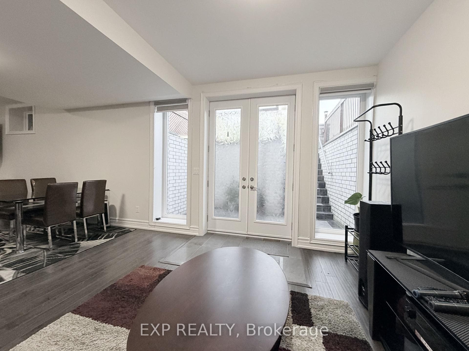 1606 Sandhurst Crescent Unit Lower photo 15