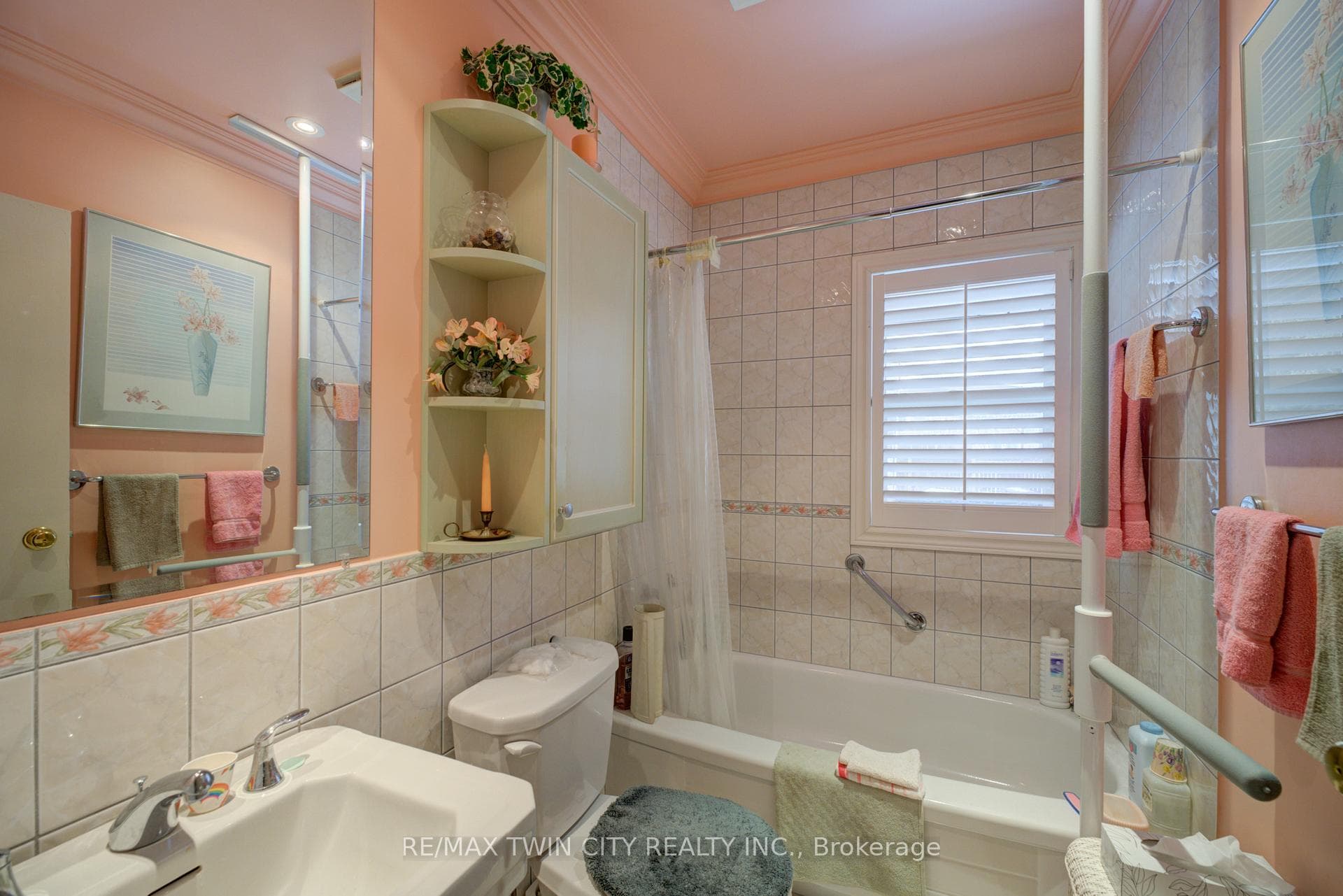 64 The Strand Avenue photo 21