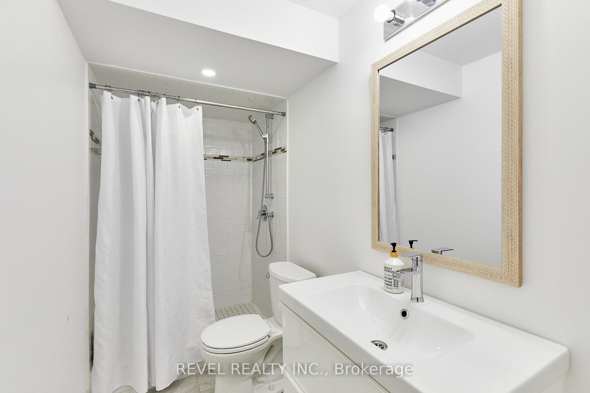 21 Parish Avenue photo 30