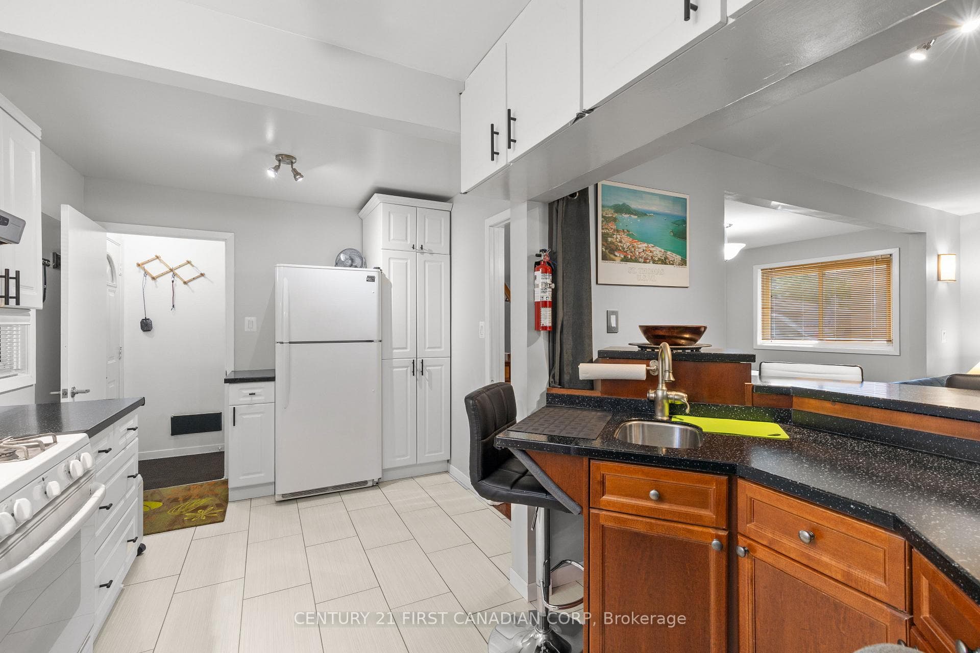 4 Archer Crescent photo 11