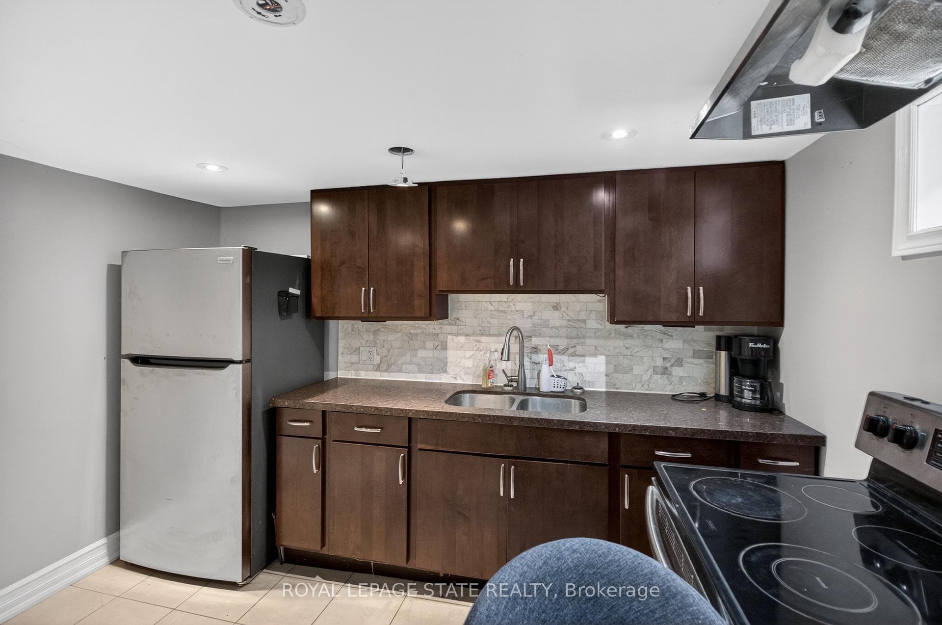 33 Kenwood Crescent photo 26