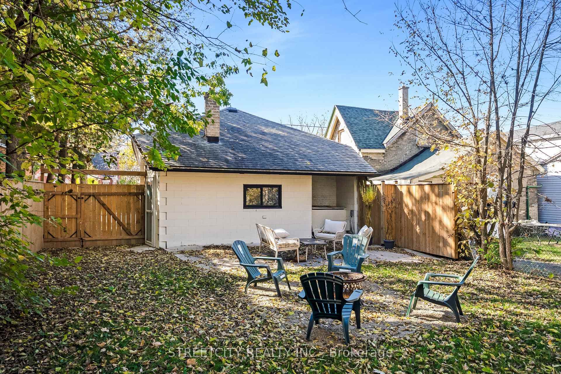 310 Egerton Street photo 23