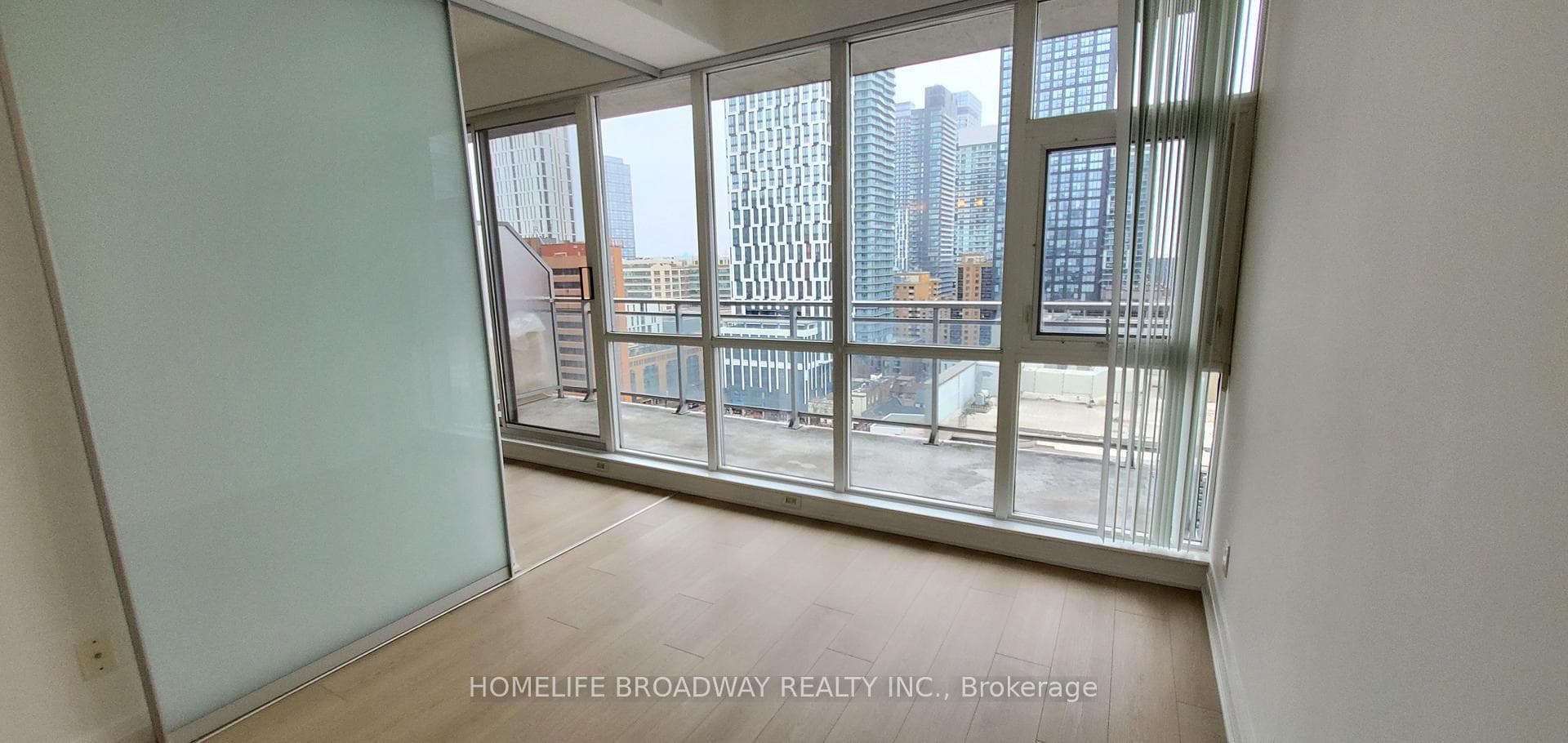 220 Victoria Street Unit 1703 photo 2