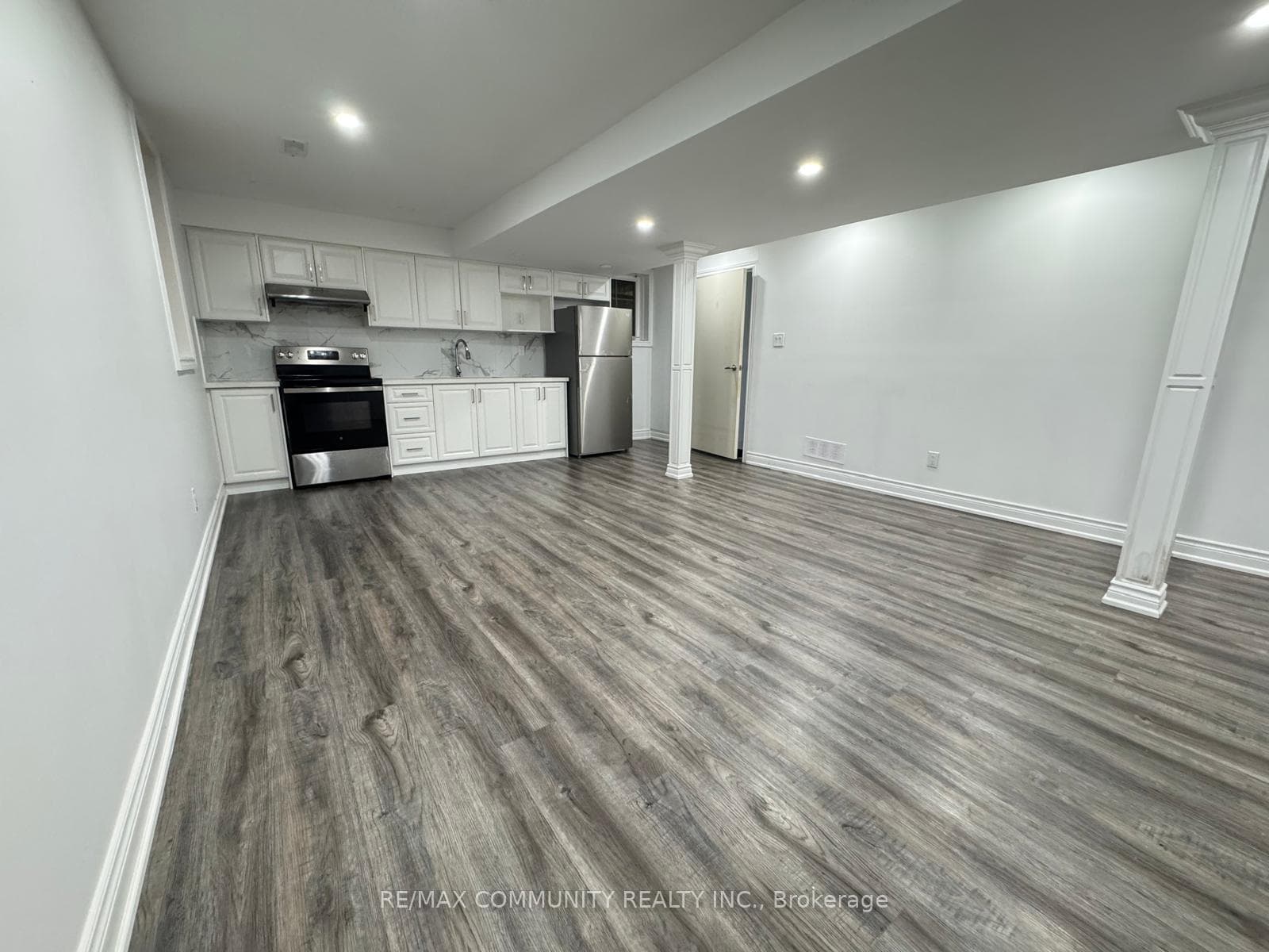 933 Red Deer Avenue photo 6