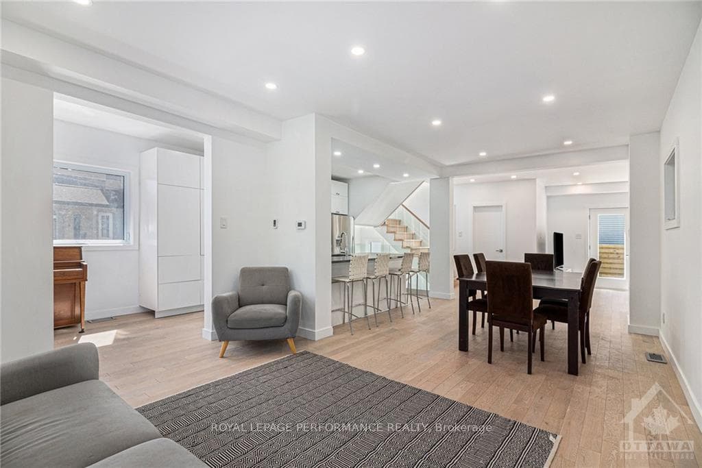 12 LINDENLEA Road photo 13