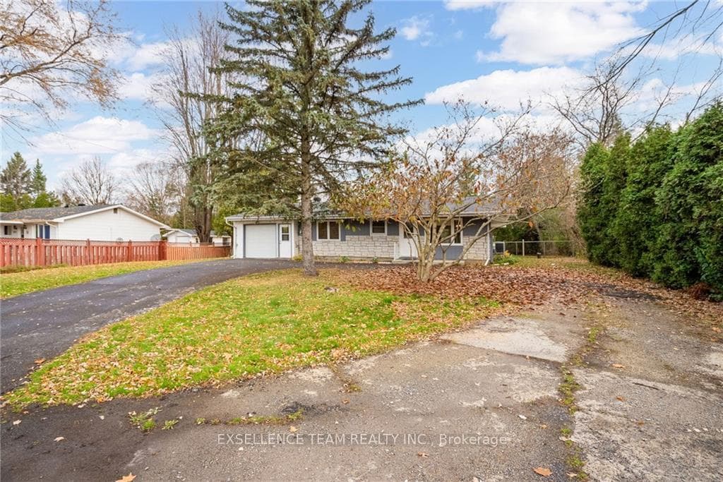 3229 RICHMOND Drive photo 2