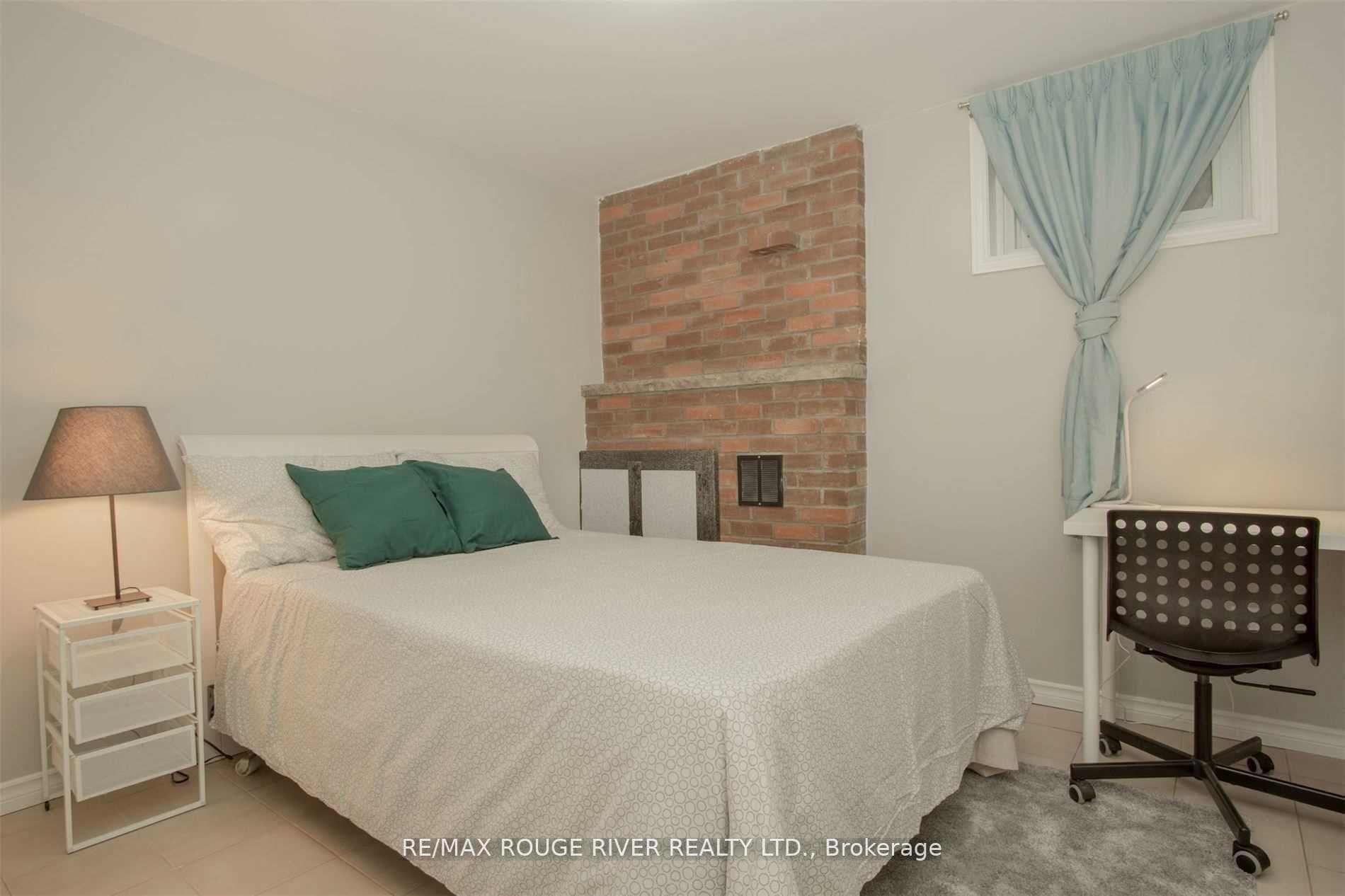 221 Dean Park Road photo 12