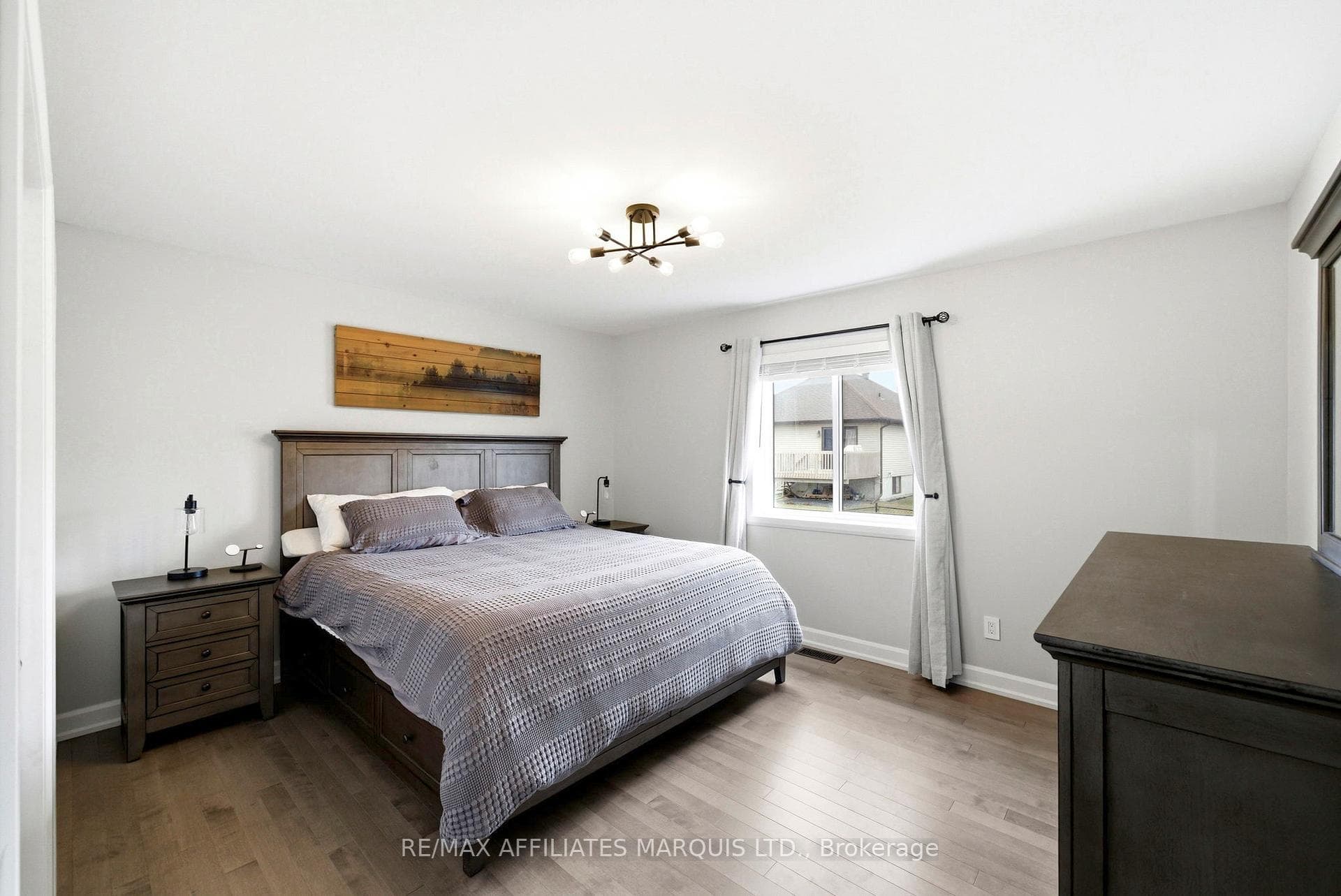 252 Eastport Drive photo 19