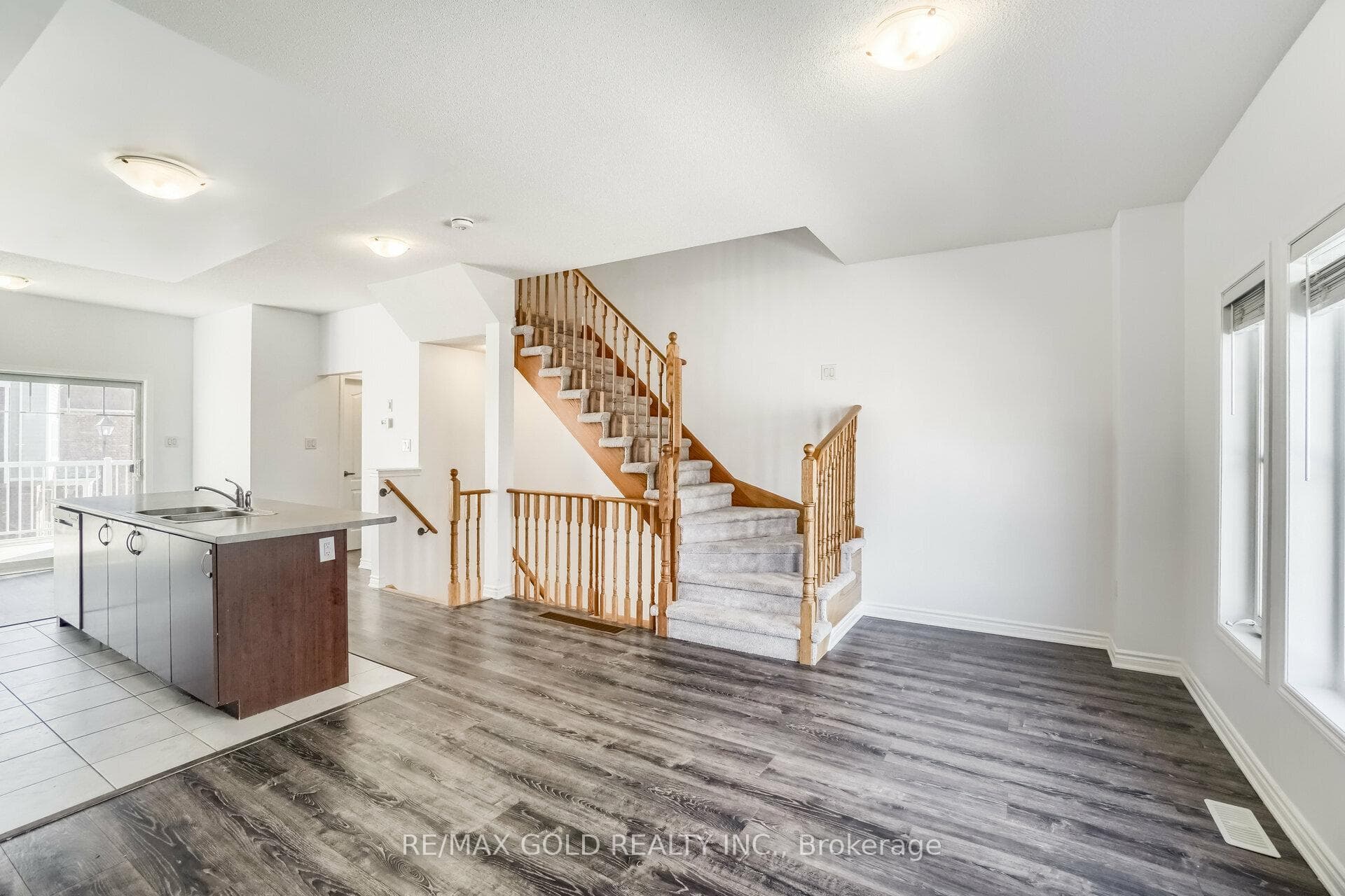 152 Village Gate Drive photo 9