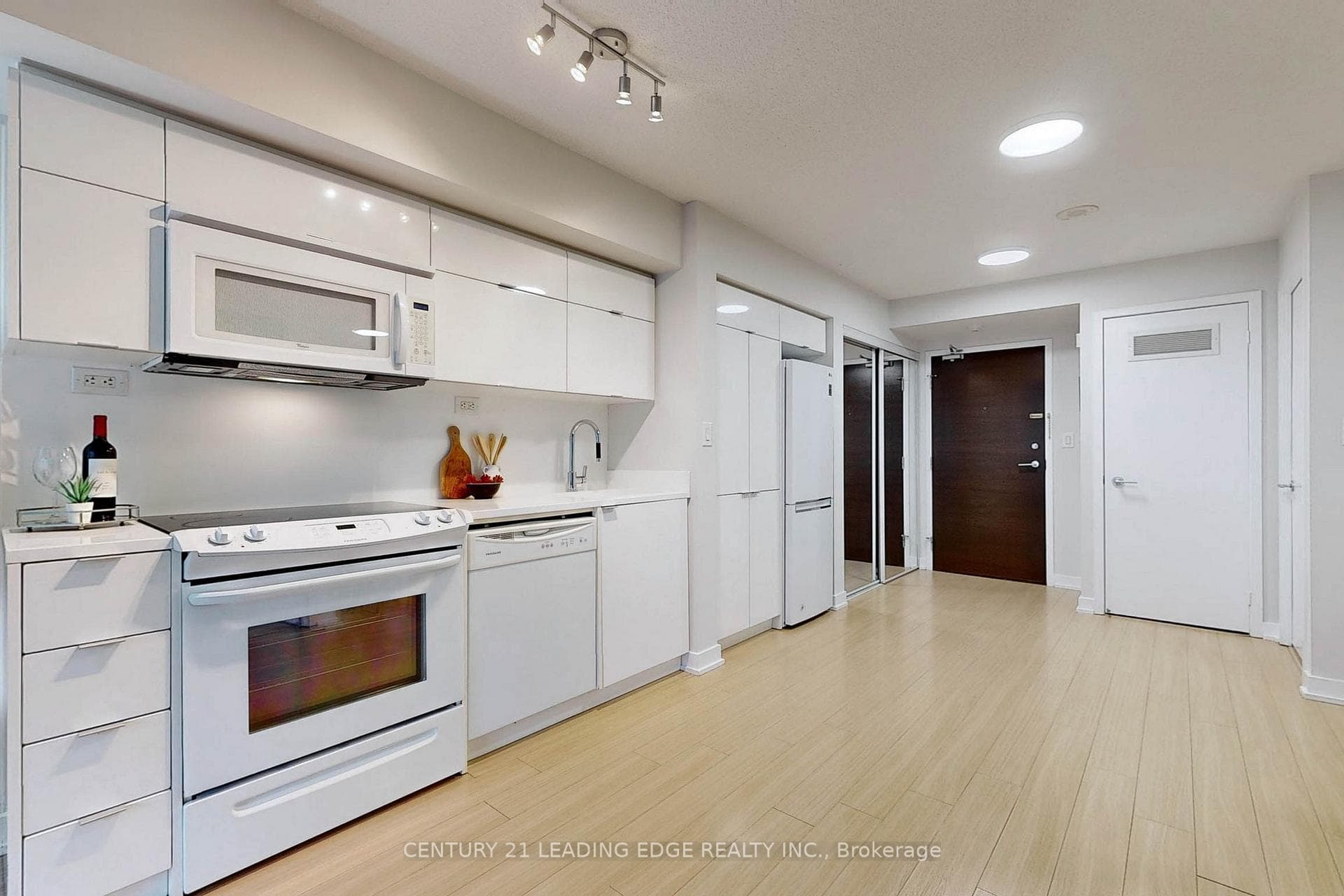 151 DAN LECKIE Way Unit 848 photo 11