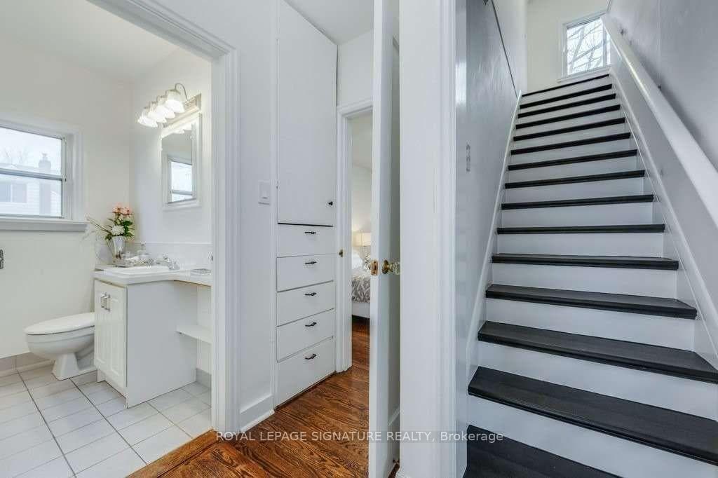 45 Harewood Avenue photo 8