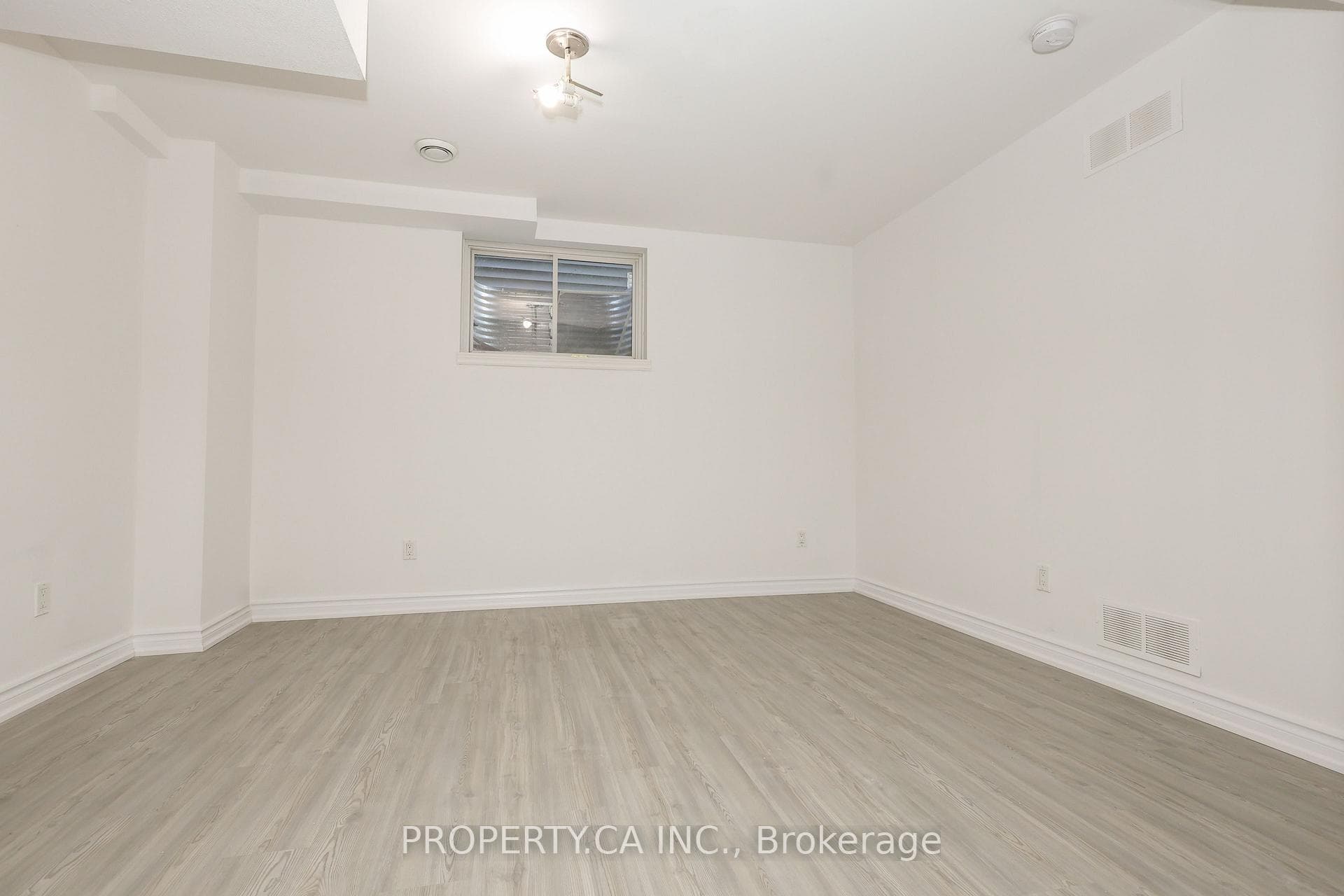 605 First Avenue photo 34