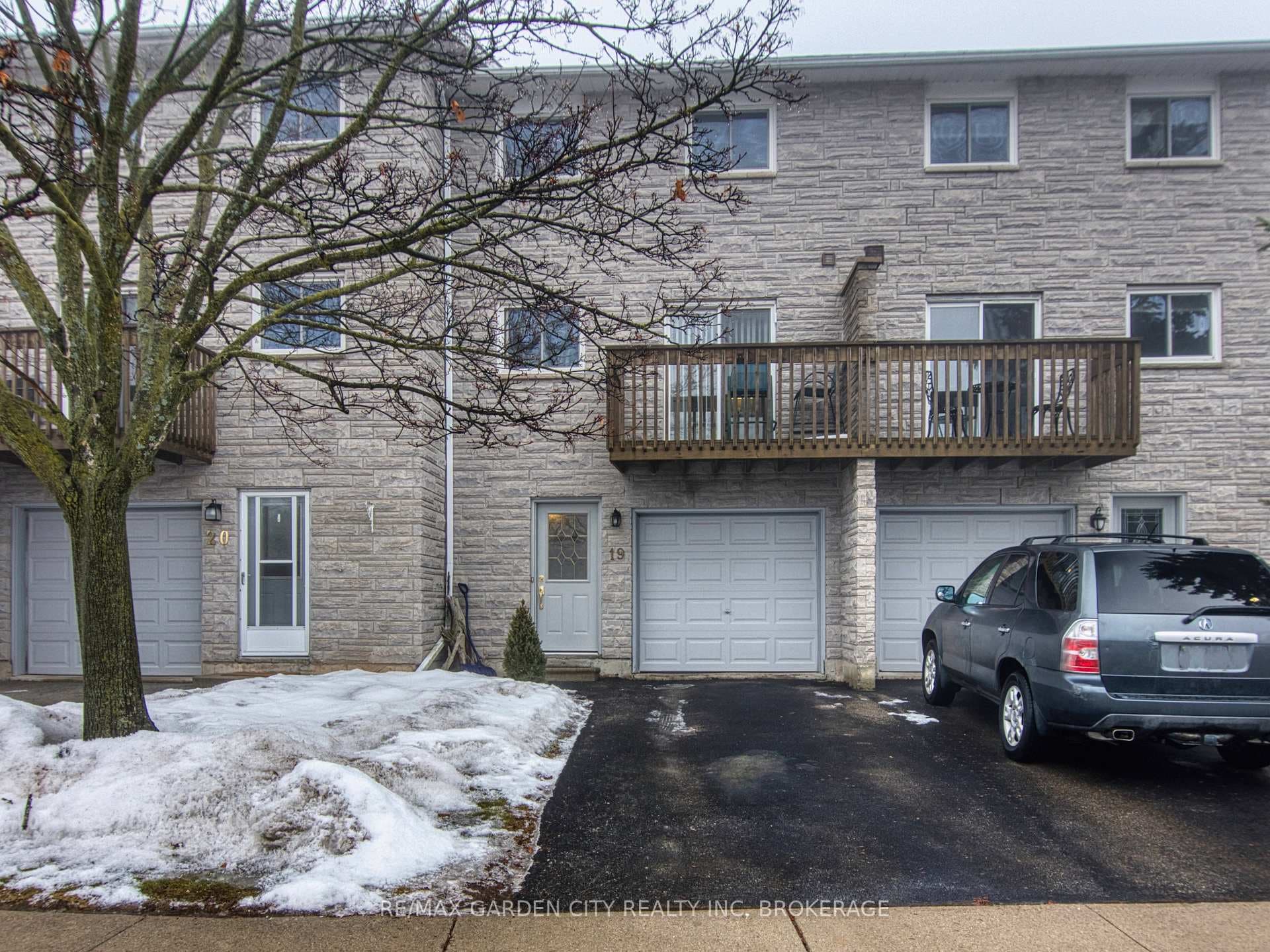 Exterior Front Unit 19