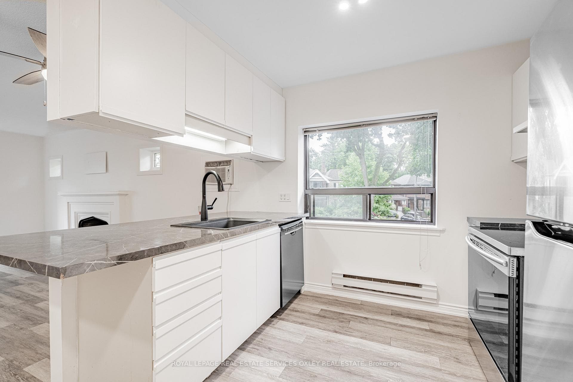 31 Glebe Road Unit 4 photo 9