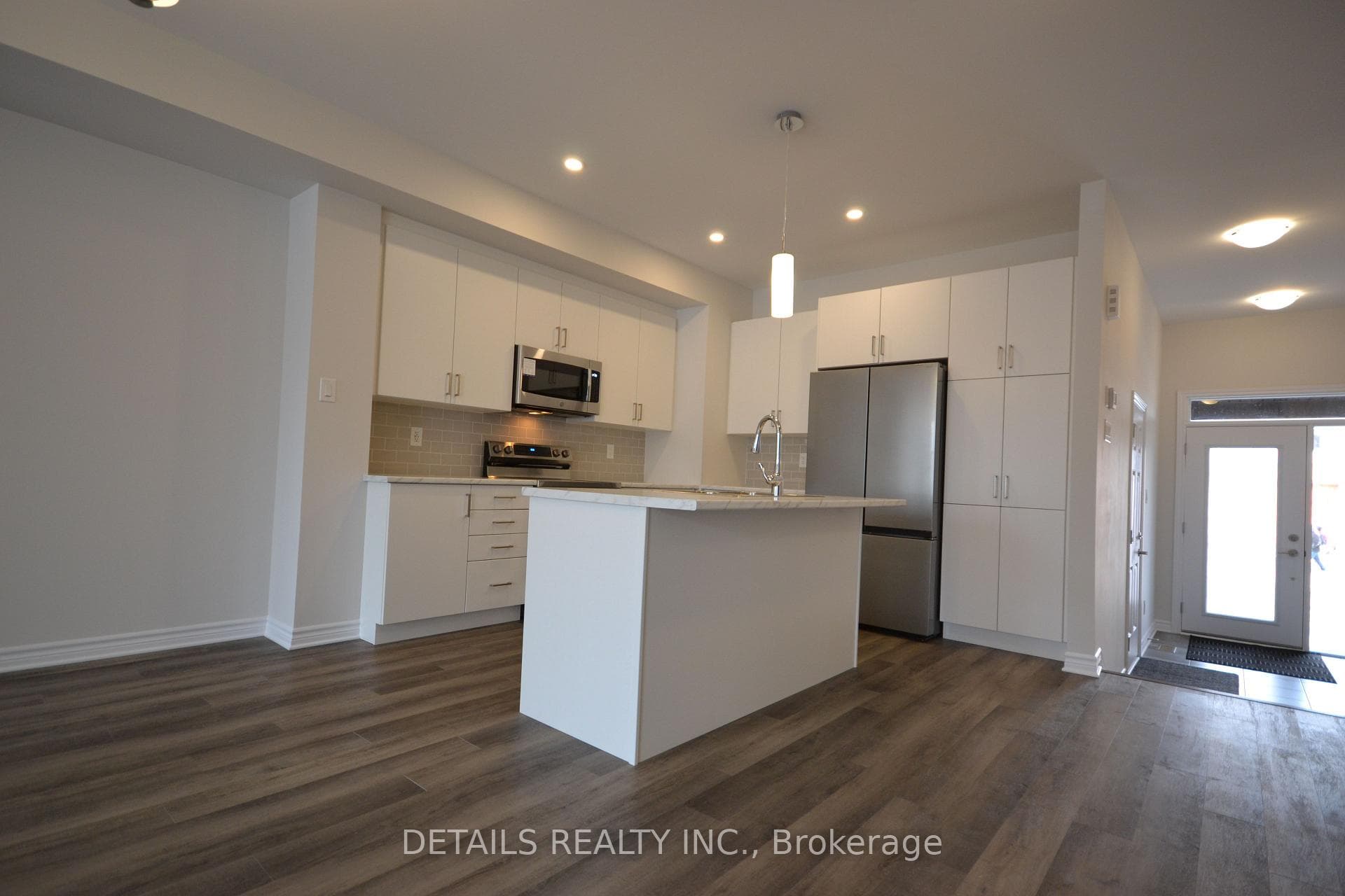 285 Labelle Street photo 10