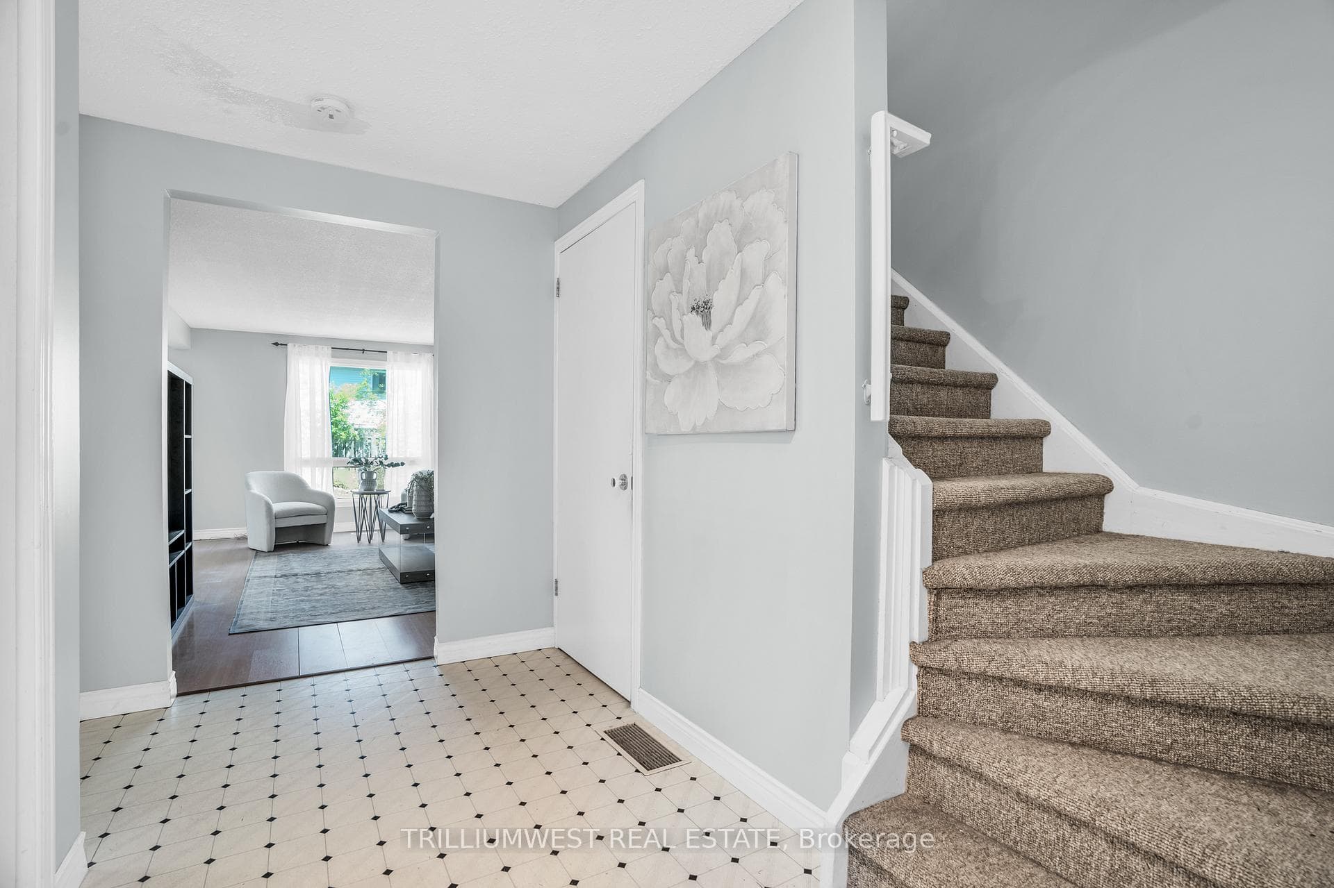 6 Walman Drive photo 7