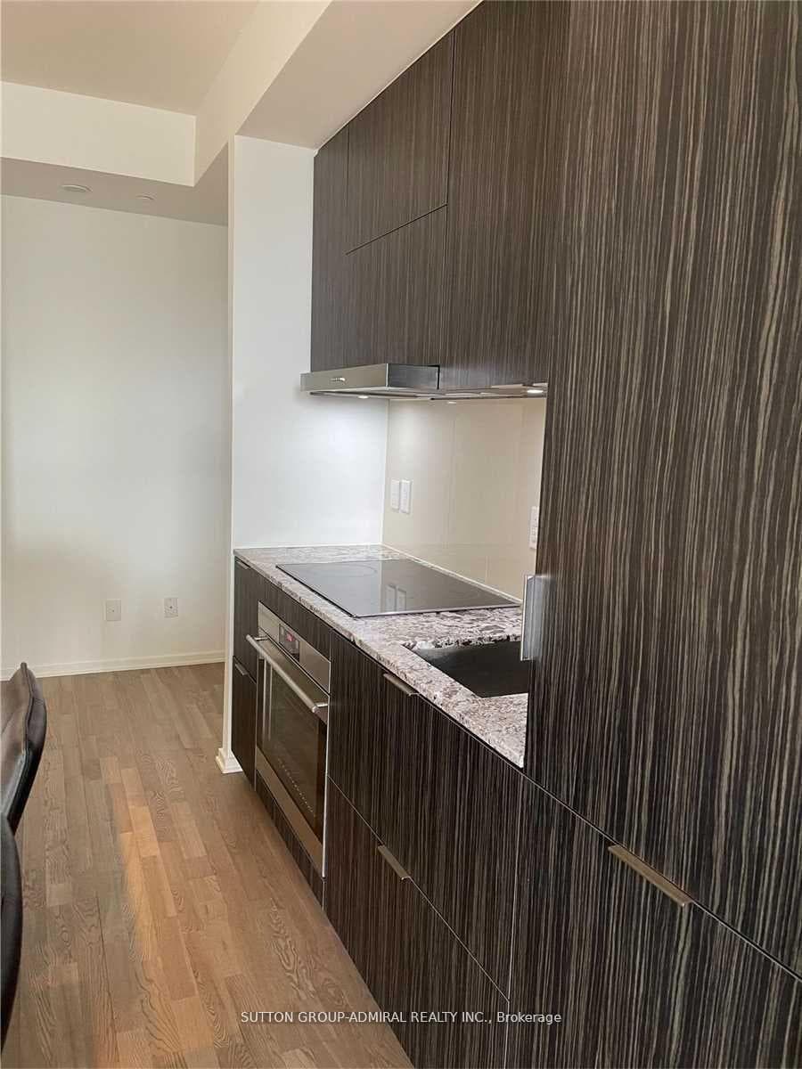1 Bloor Street Unit 1012 photo 6