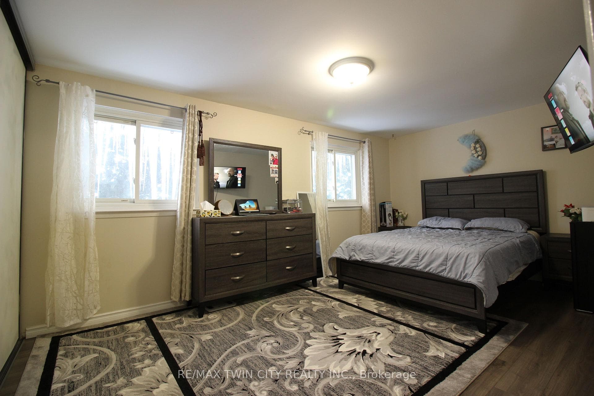 299D Bluevale Street Unit 10 photo 23