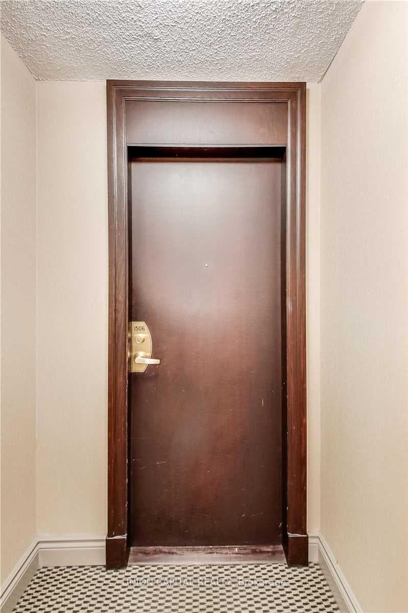 30 Grand Trunk Crescent Unit 1506 photo 8
