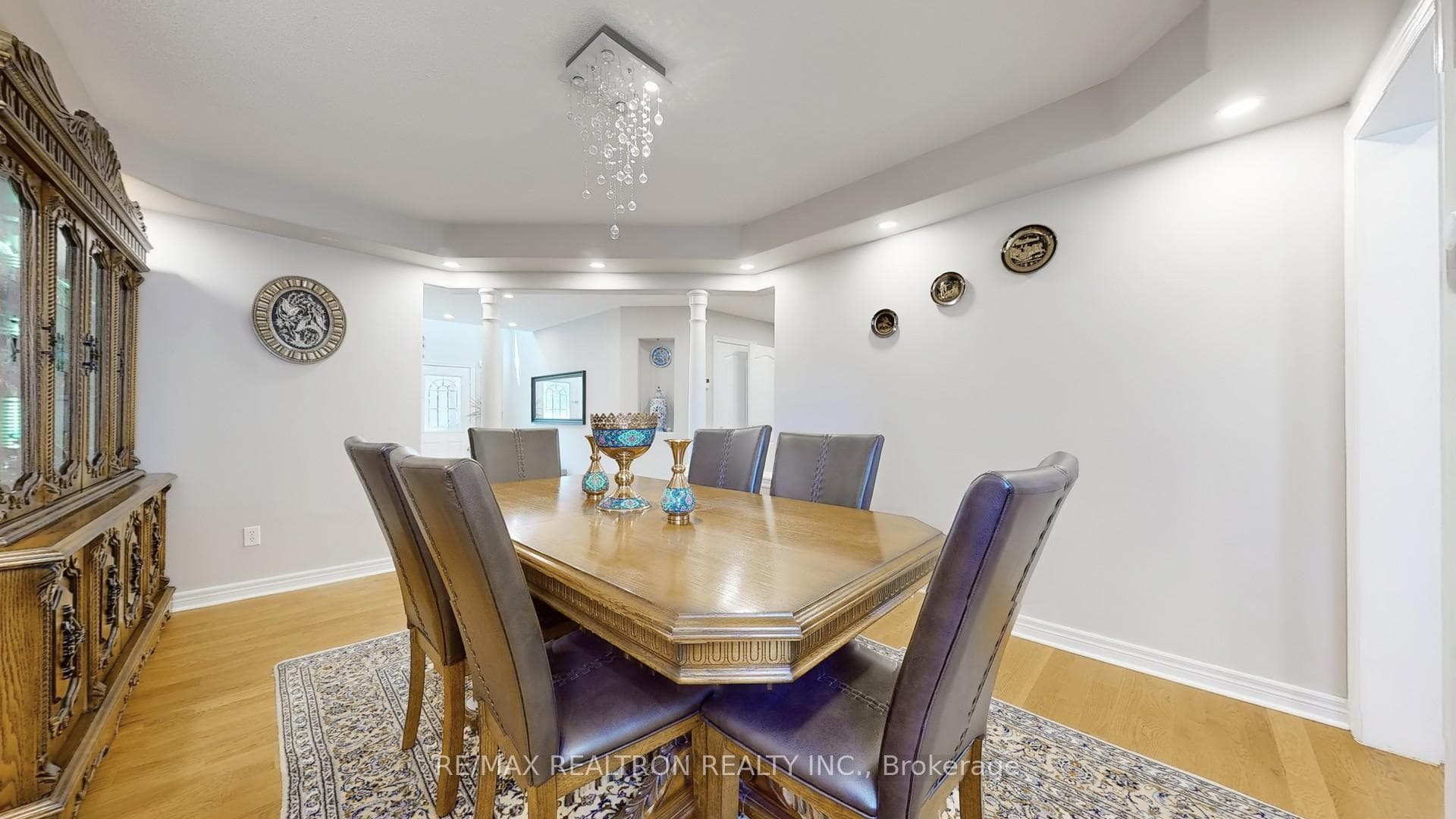 81 Laurendale Avenue photo 10