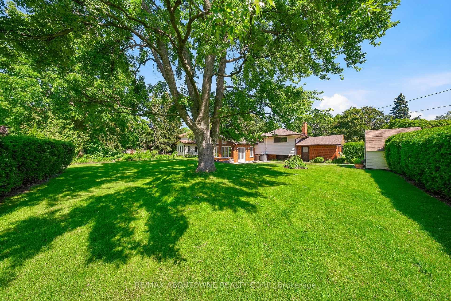 73 Price Avenue photo 25