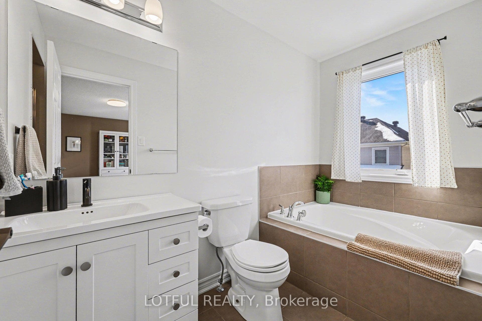 521 Foxlight Circle photo 21