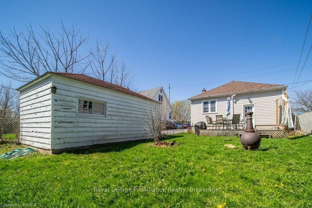 197 KINGSCOURT Avenue photo 35