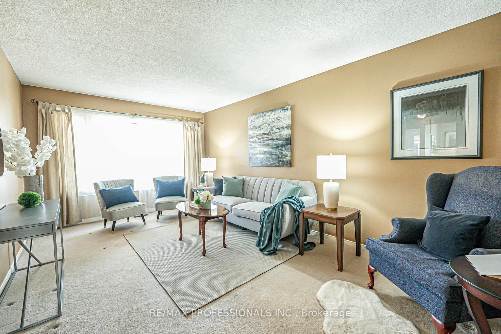 3953 Selkirk Place photo 5