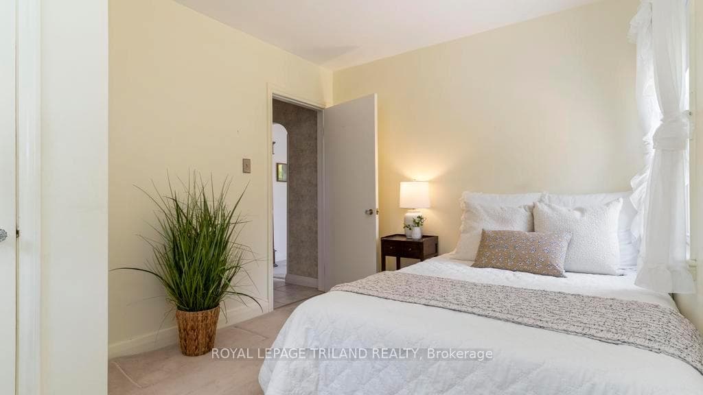 16 Pritchard Place photo 11
