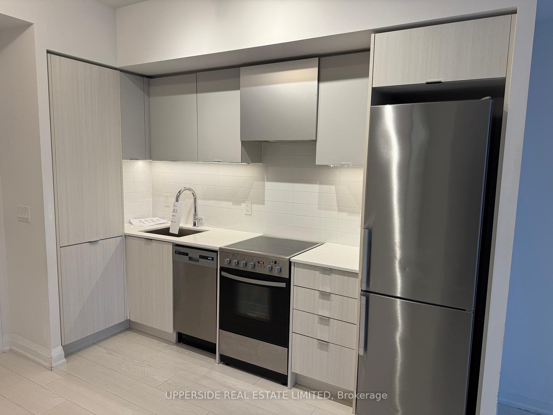 26 Gibbs Road Unit 731 photo 2
