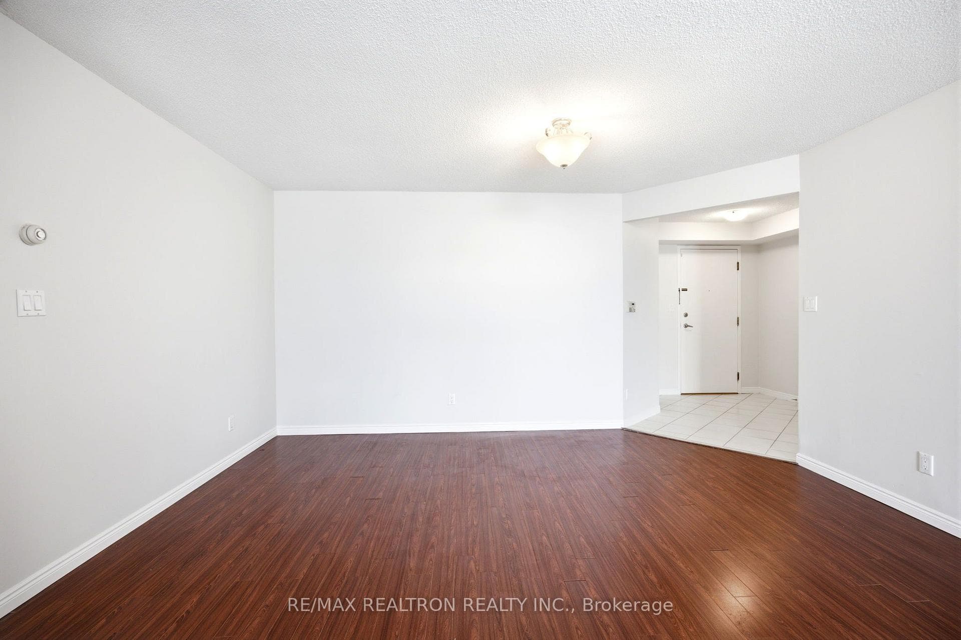 850 Steeles Avenue Unit 1103 photo 7