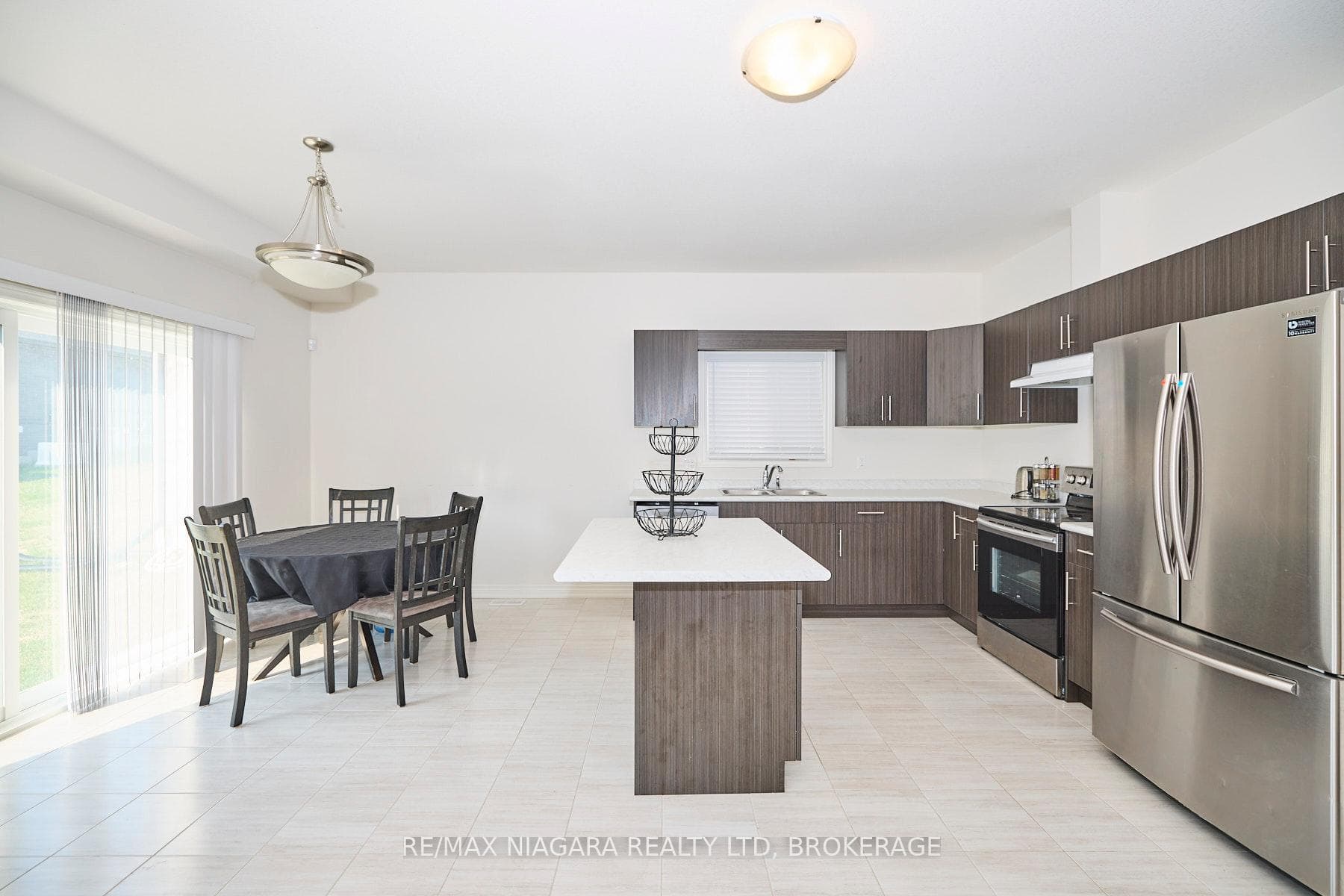 3595 Carolina Court photo 10