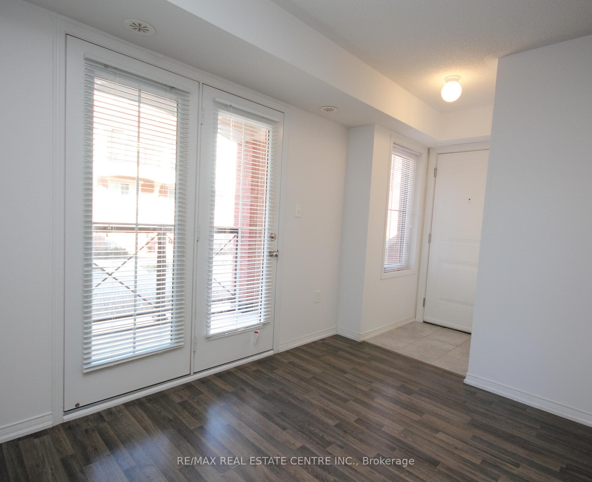 2480 Post Road Unit 19 photo 8