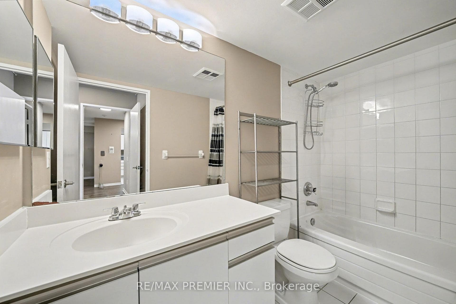 91 Townsgate Drive Unit 208 photo 21