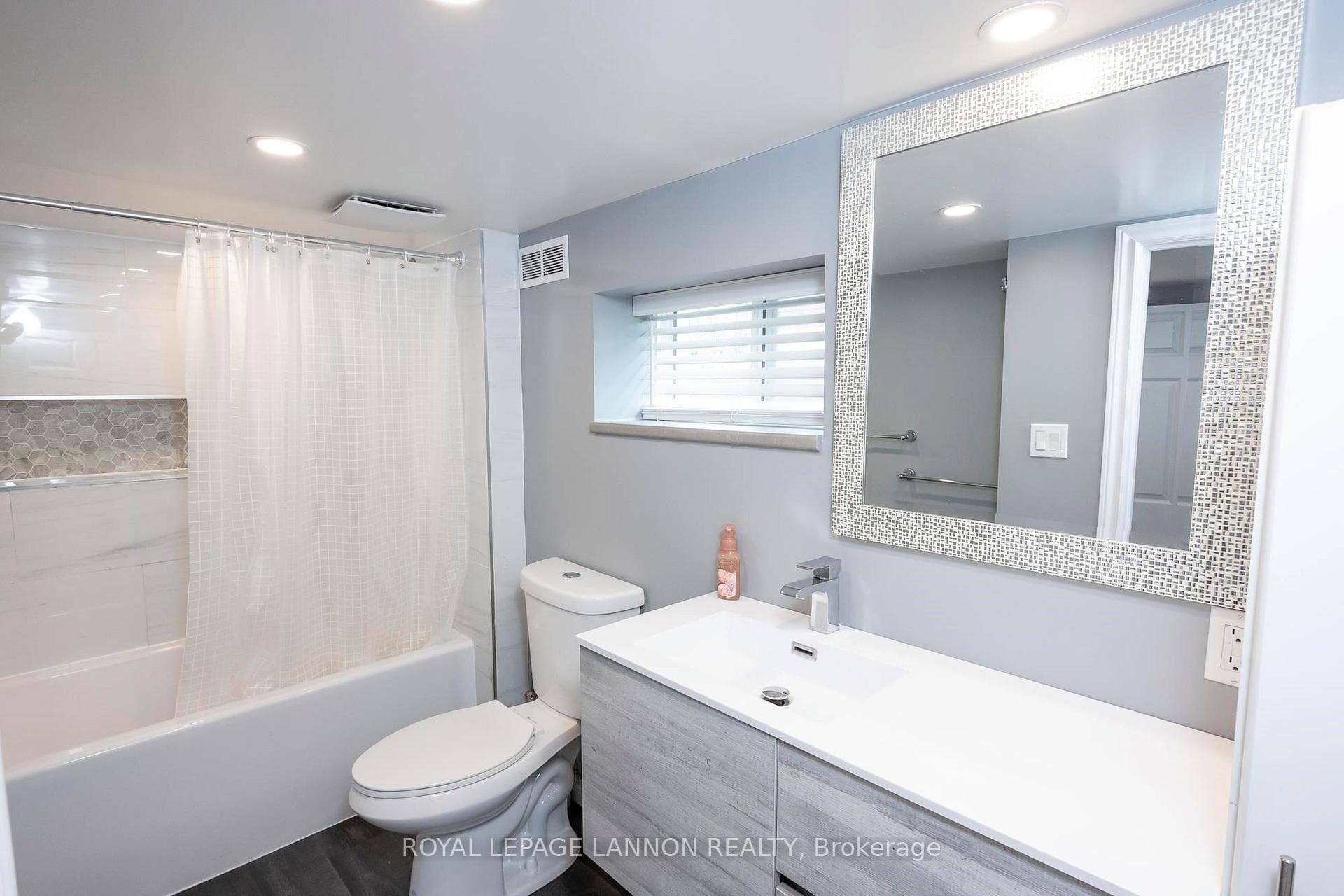 96 Albany Street photo 24