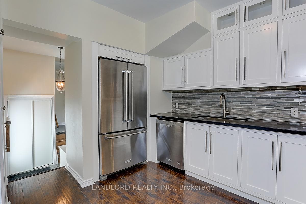 64 Shaver Avenue photo 22
