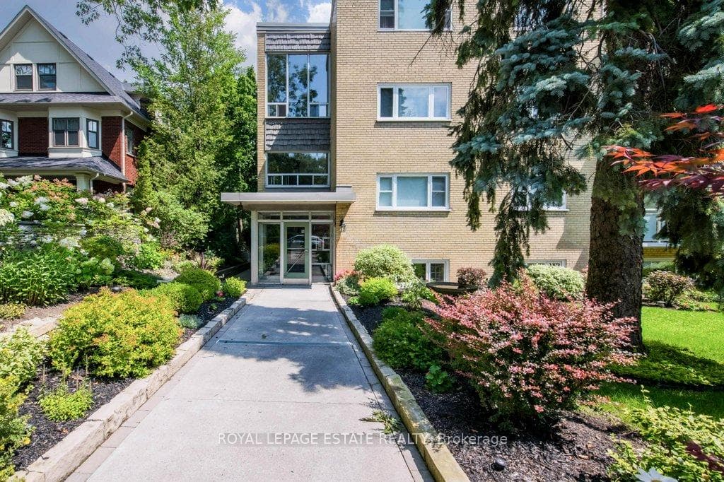 75 Scarborough Road Unit 106 photo 32