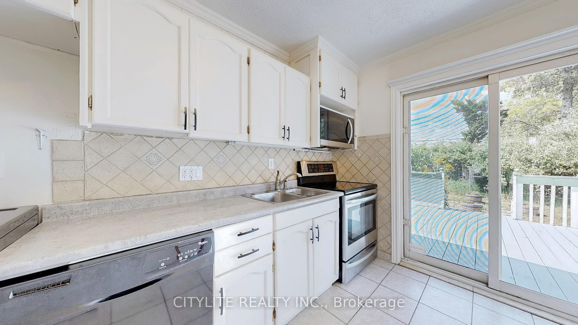 516 Monteith Avenue photo 9