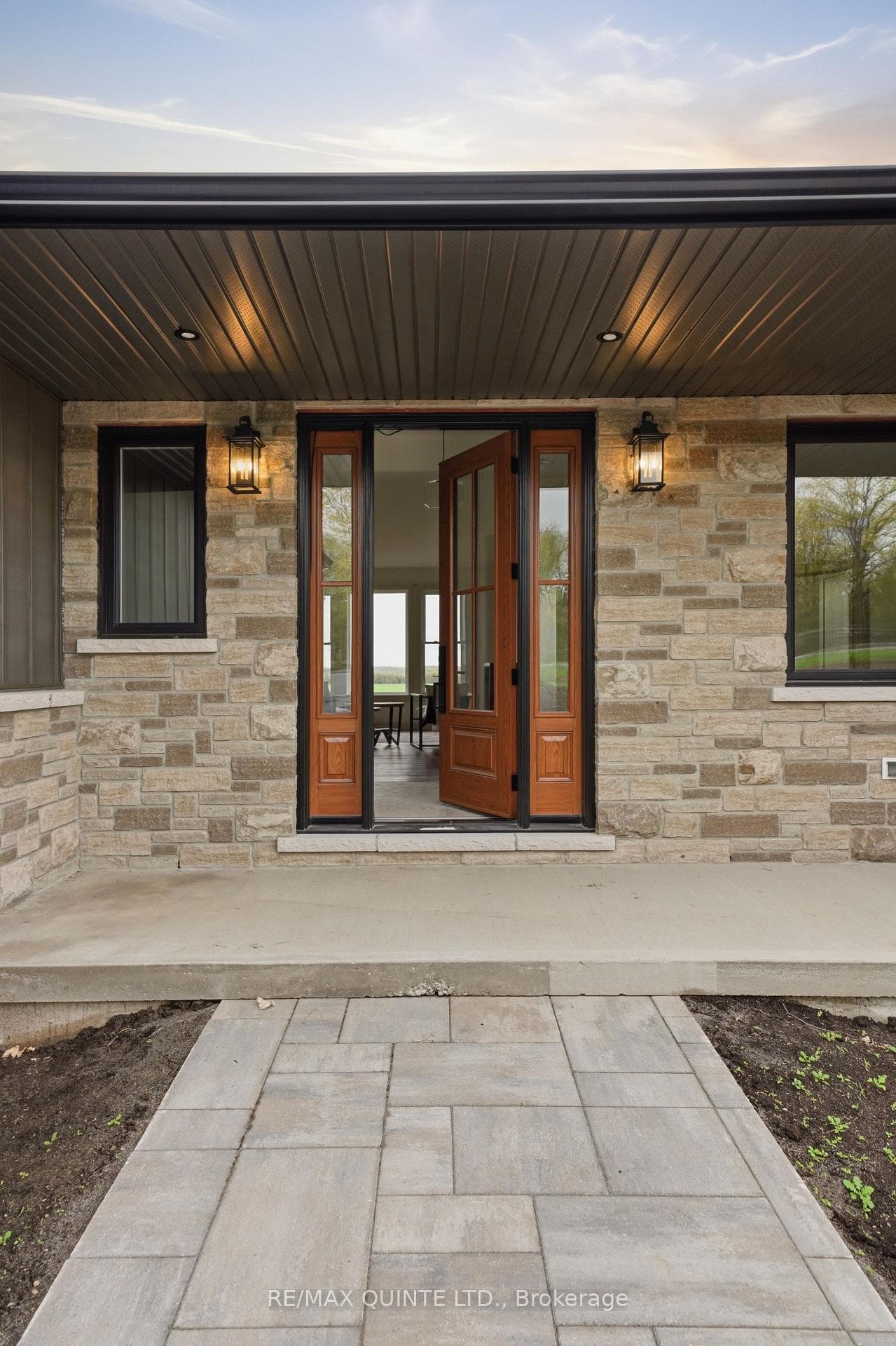 2501 Harmony Road photo 4