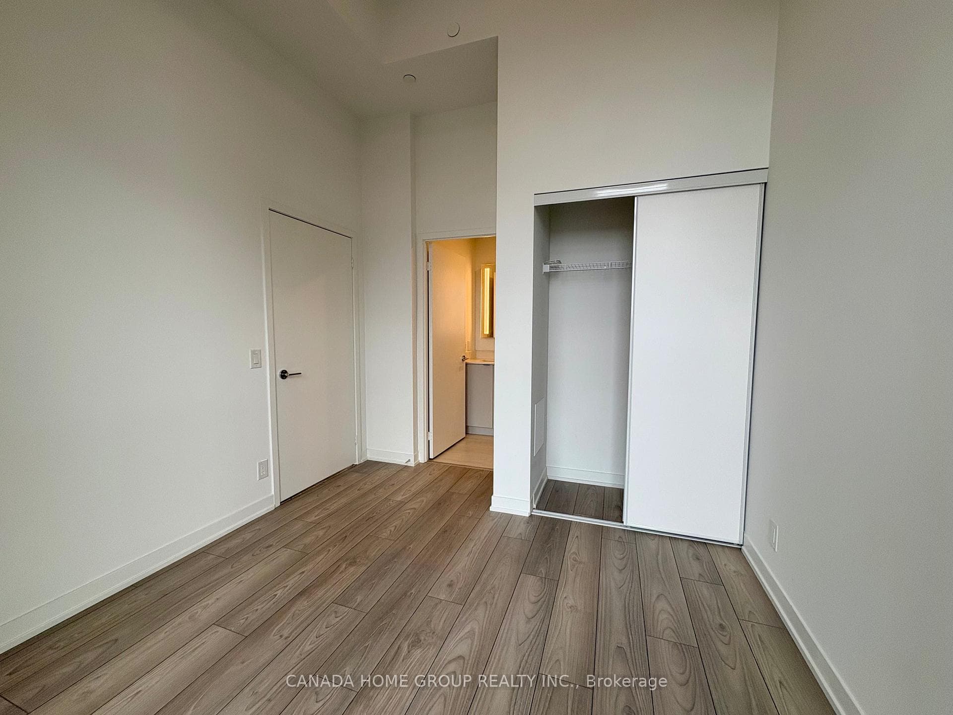 285 Dufferin Street Unit 419 photo 12