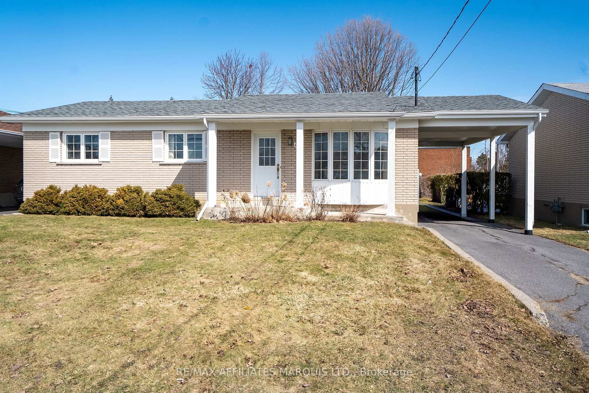 417 Lynwood Drive photo 1