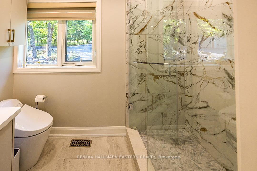 15 Oakridge Drive photo 14