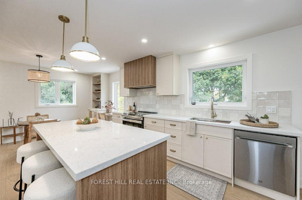 112 Queensway Drive photo 14