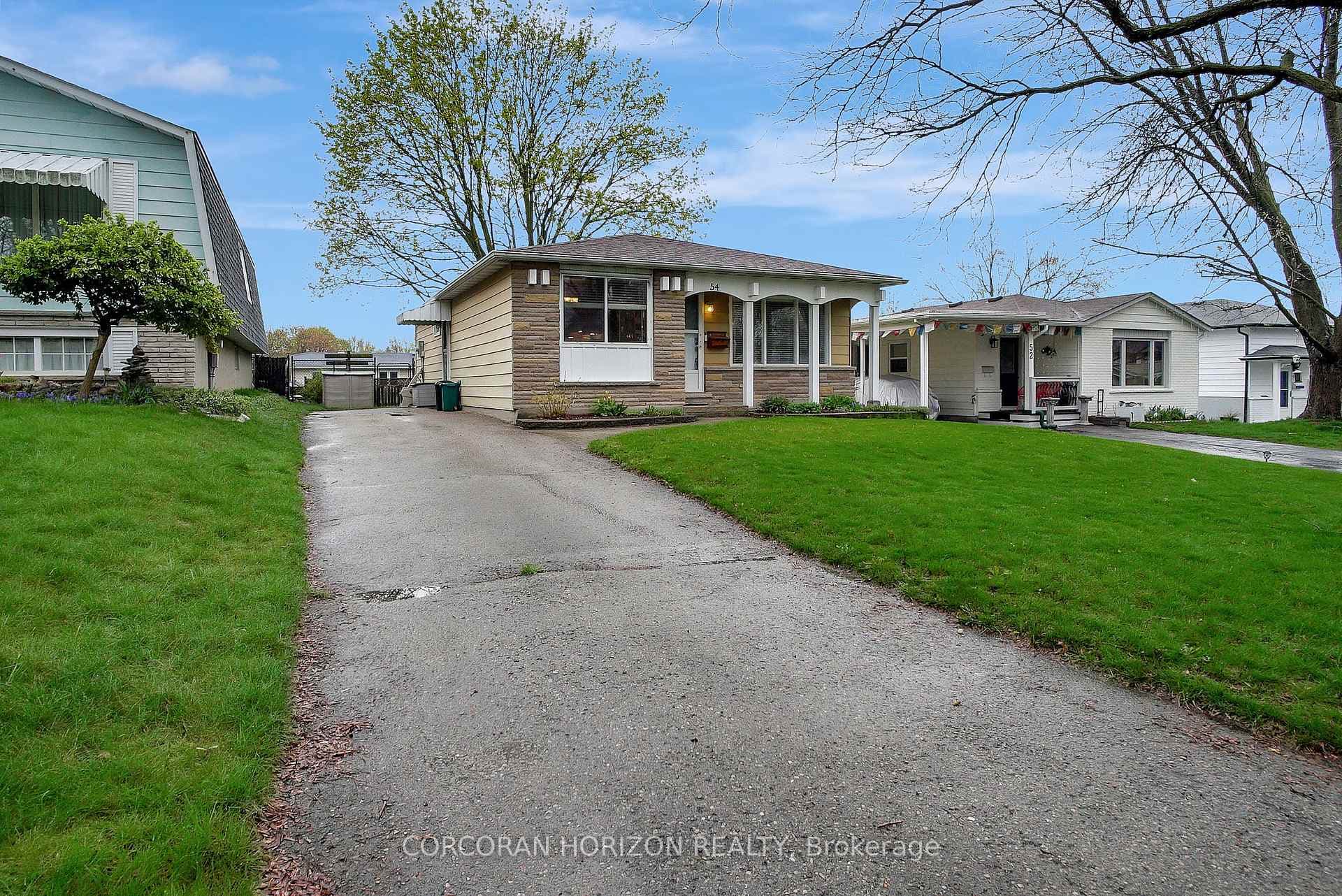 54 Brendawood Crescent photo 2