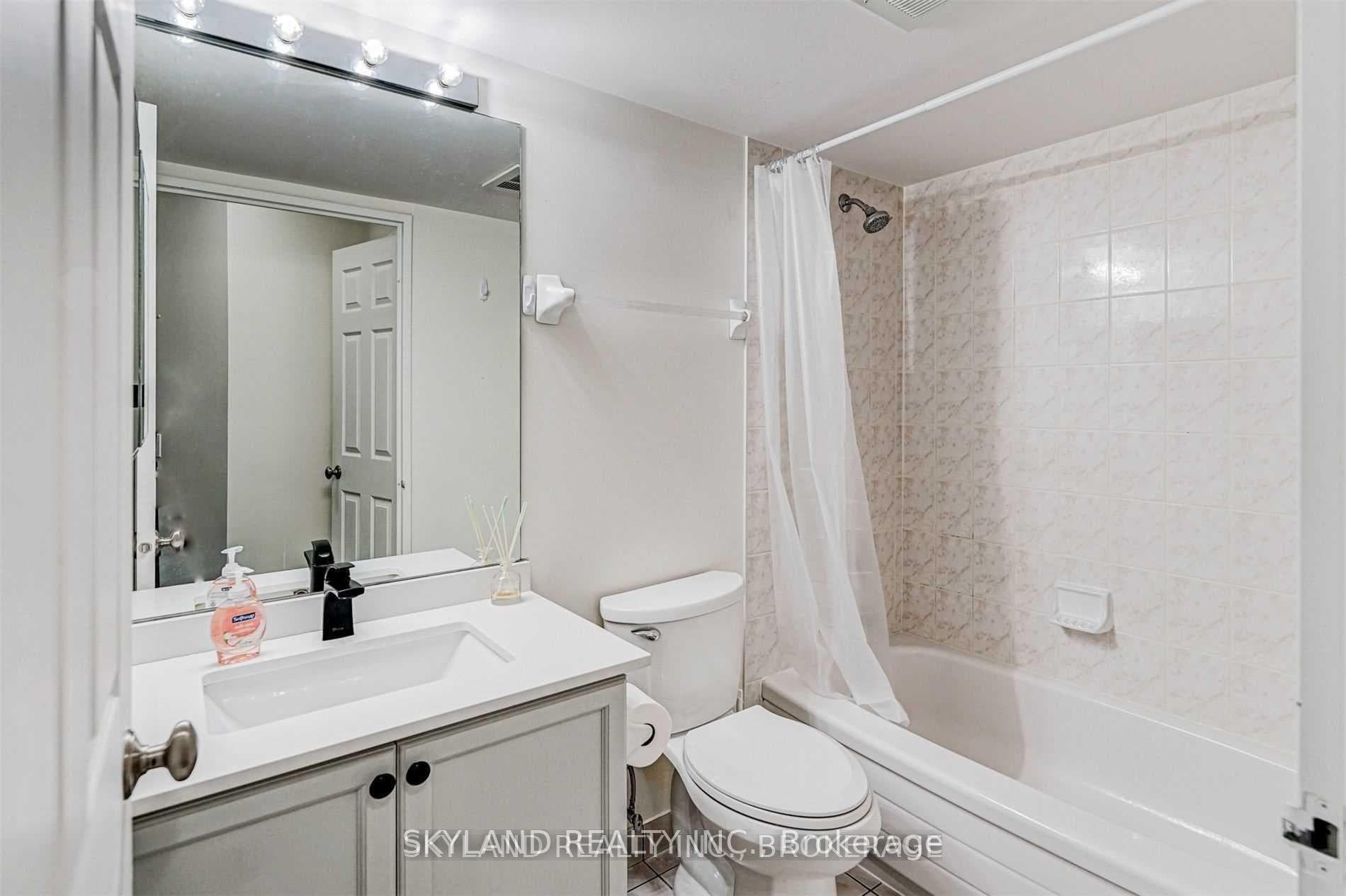 18 Parkview Avenue Unit 1016 photo 10